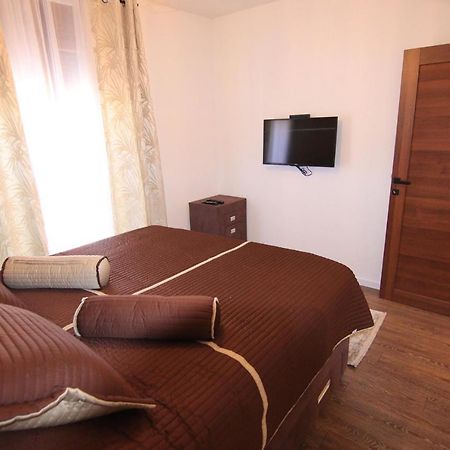 Apartmani Fantasia Τσέτινιε Εξωτερικό φωτογραφία