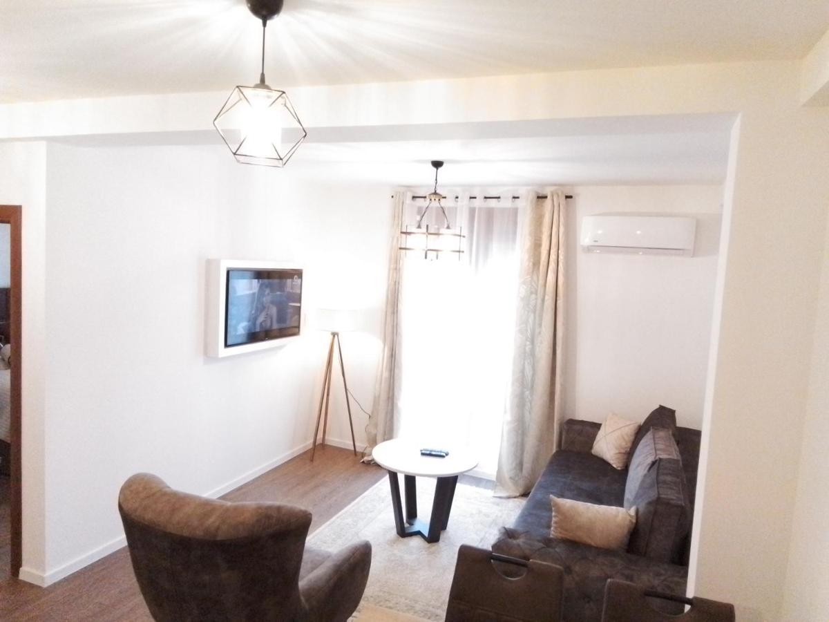 Apartmani Fantasia Τσέτινιε Εξωτερικό φωτογραφία