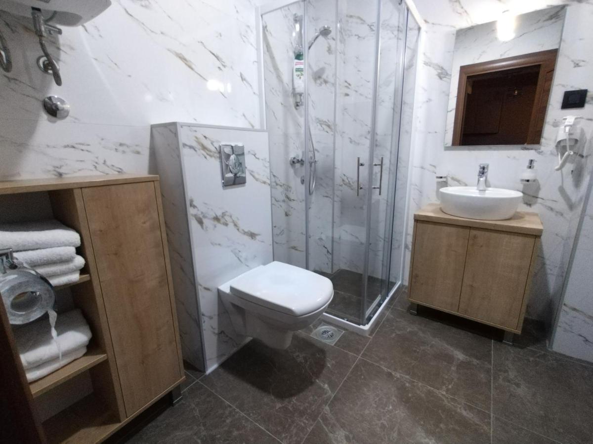 Apartmani Fantasia Τσέτινιε Εξωτερικό φωτογραφία
