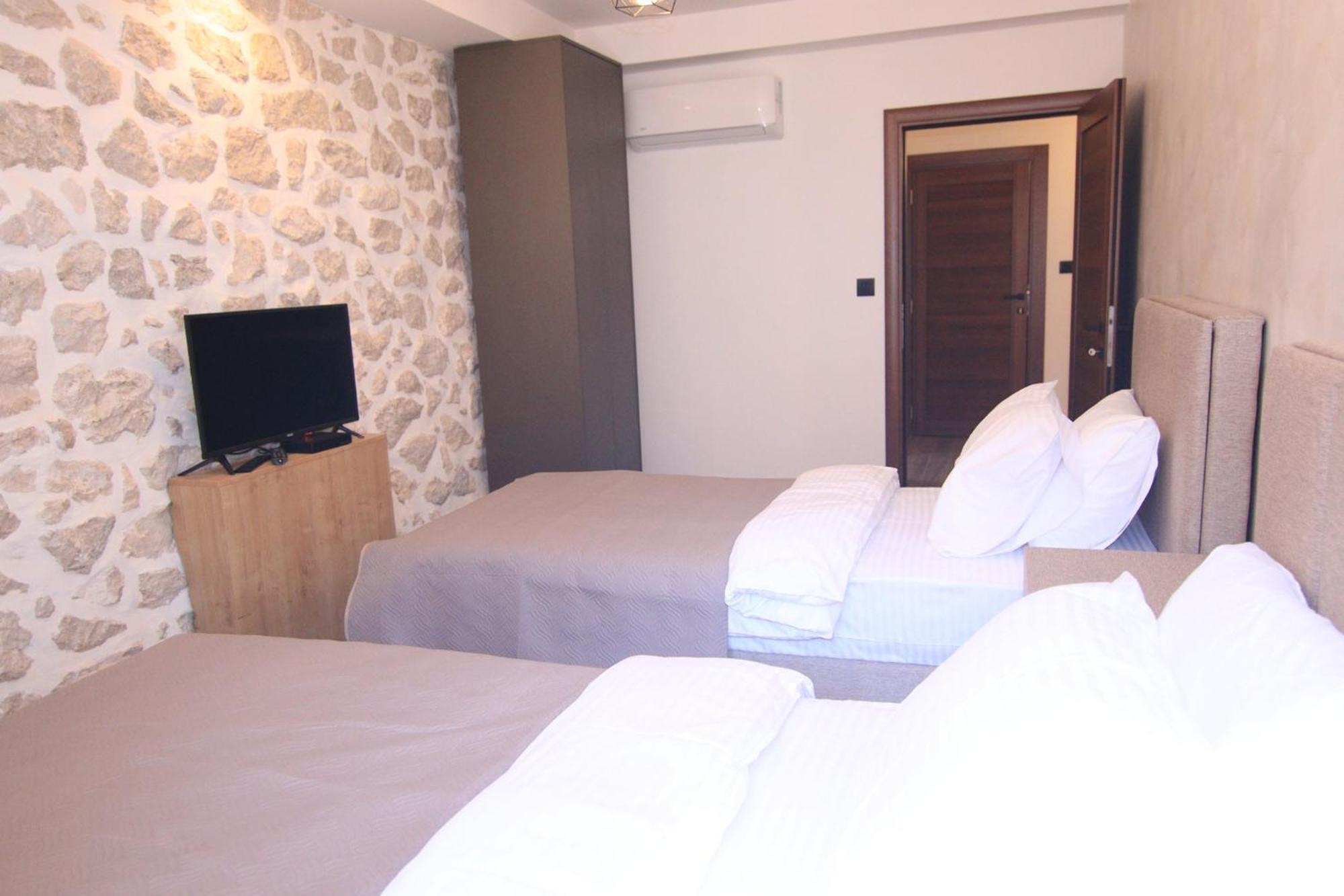Apartmani Fantasia Τσέτινιε Εξωτερικό φωτογραφία