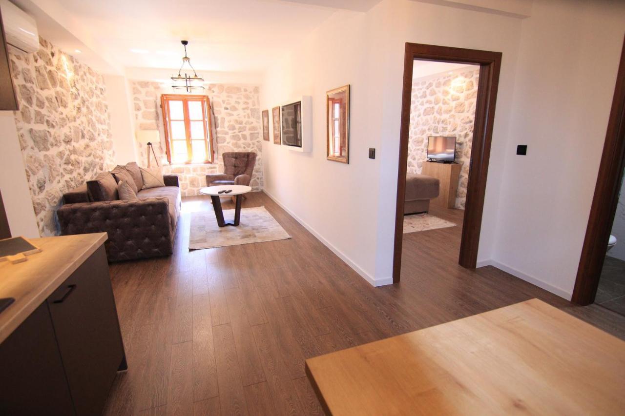 Apartmani Fantasia Τσέτινιε Εξωτερικό φωτογραφία