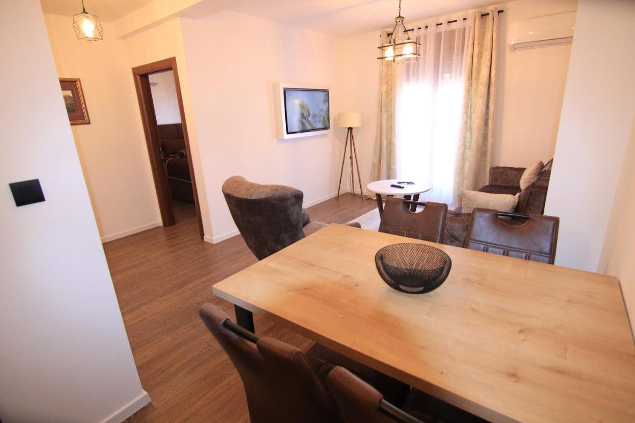 Apartmani Fantasia Τσέτινιε Εξωτερικό φωτογραφία