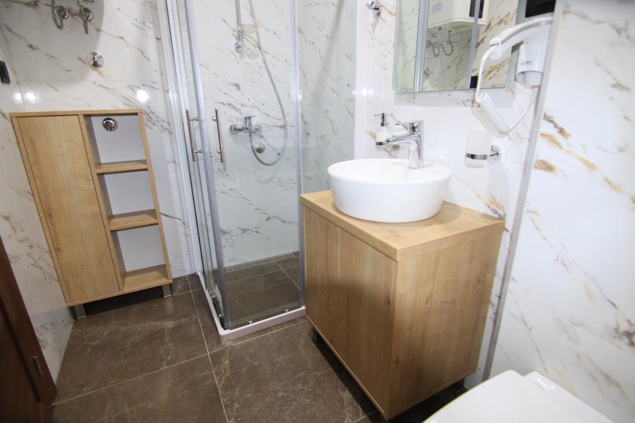 Apartmani Fantasia Τσέτινιε Εξωτερικό φωτογραφία