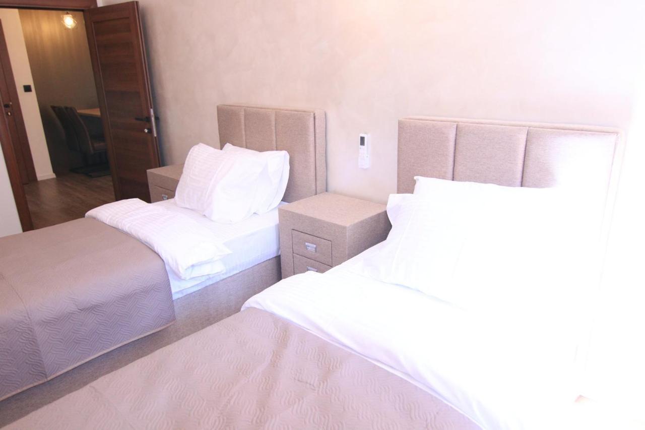 Apartmani Fantasia Τσέτινιε Εξωτερικό φωτογραφία