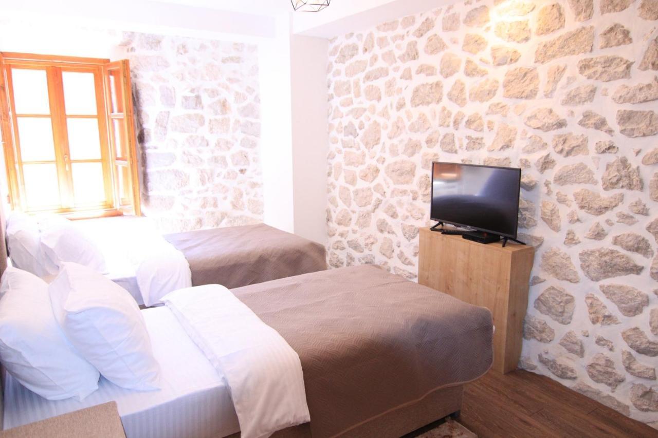 Apartmani Fantasia Τσέτινιε Εξωτερικό φωτογραφία