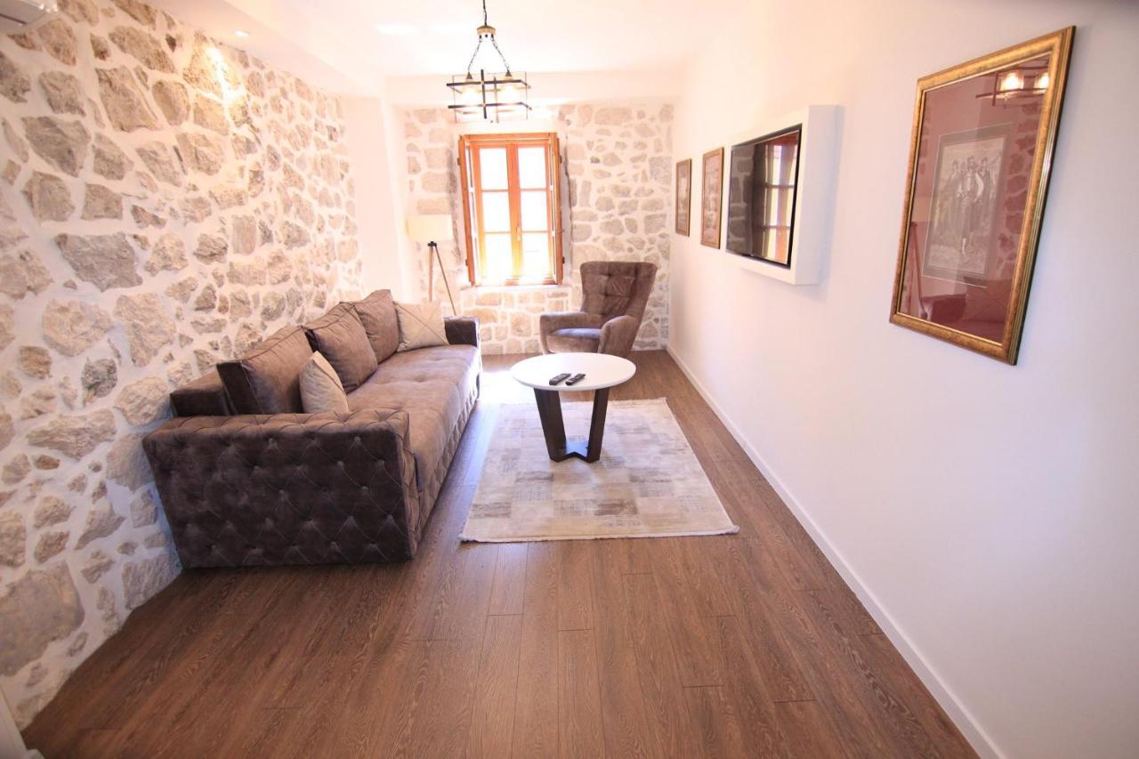Apartmani Fantasia Τσέτινιε Εξωτερικό φωτογραφία