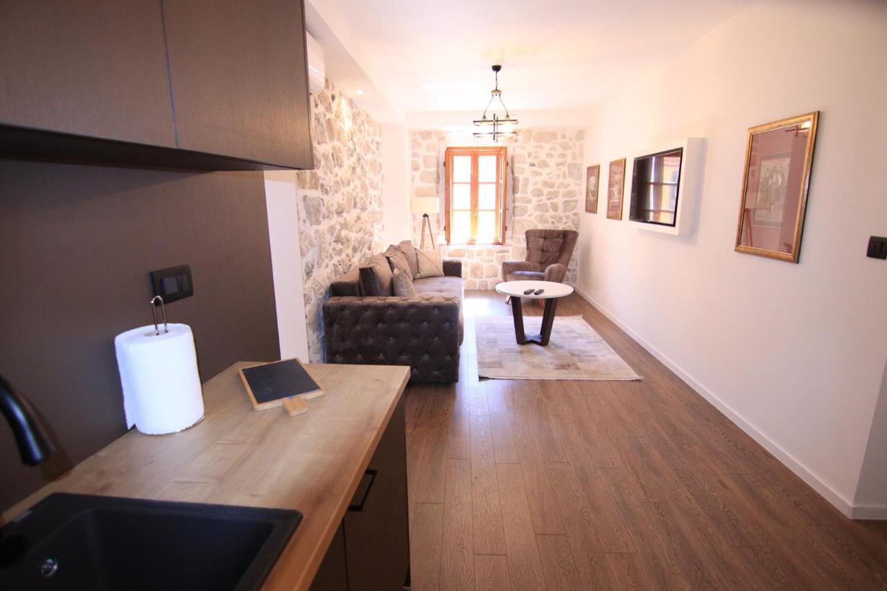 Apartmani Fantasia Τσέτινιε Εξωτερικό φωτογραφία