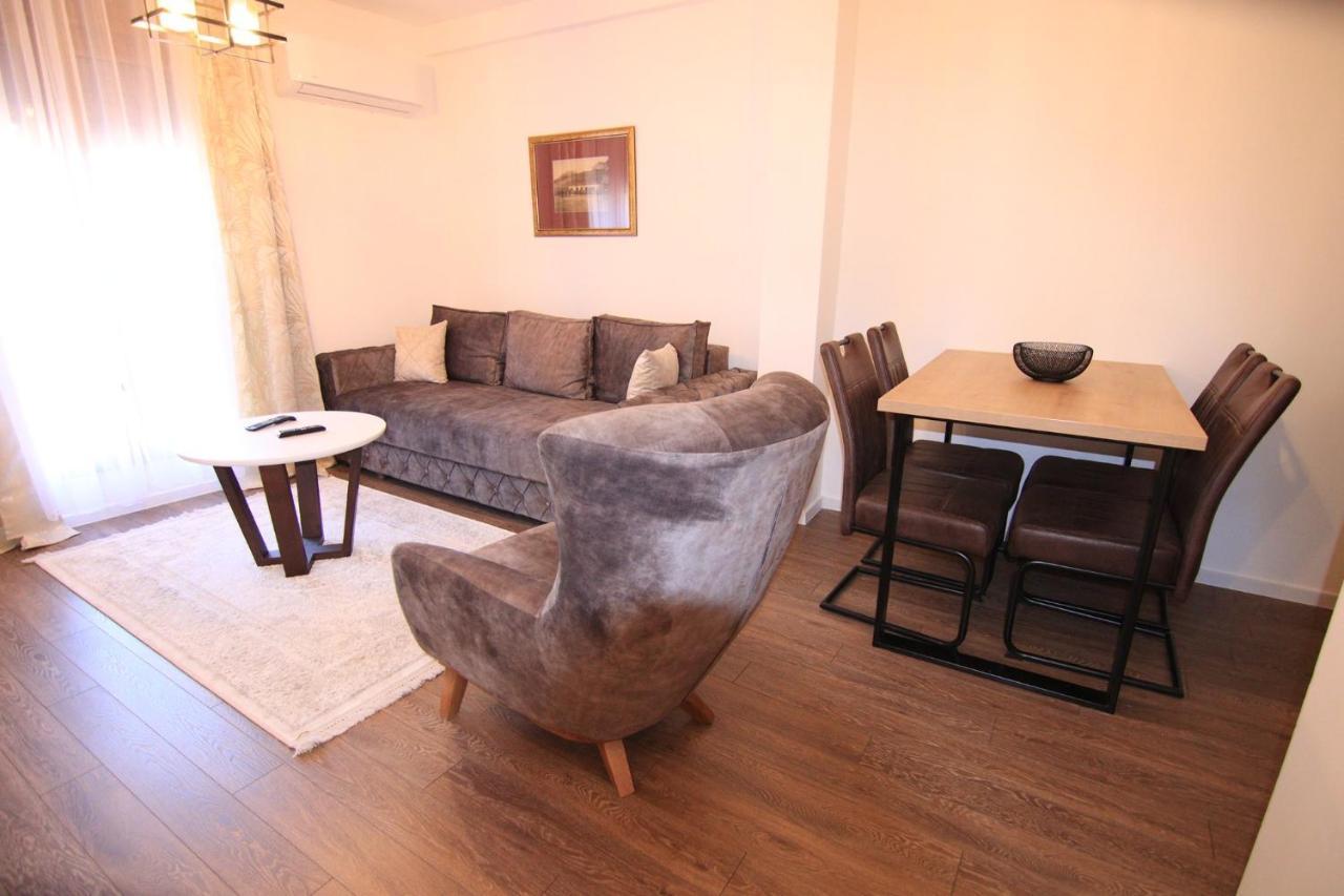 Apartmani Fantasia Τσέτινιε Εξωτερικό φωτογραφία