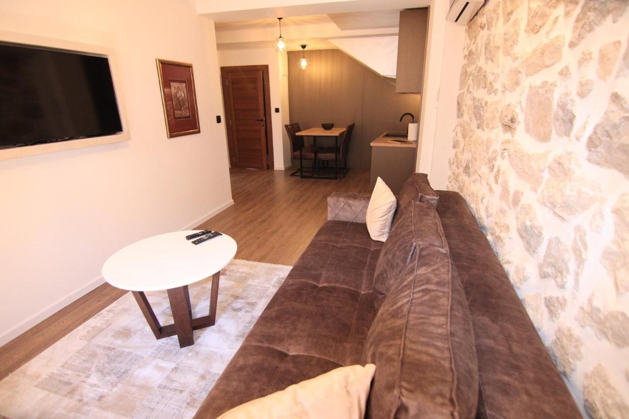 Apartmani Fantasia Τσέτινιε Εξωτερικό φωτογραφία