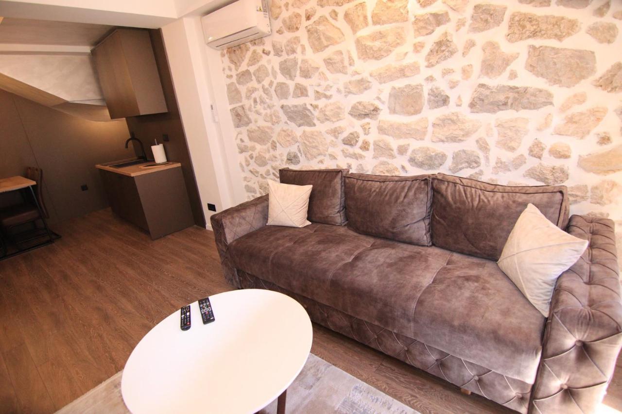 Apartmani Fantasia Τσέτινιε Εξωτερικό φωτογραφία
