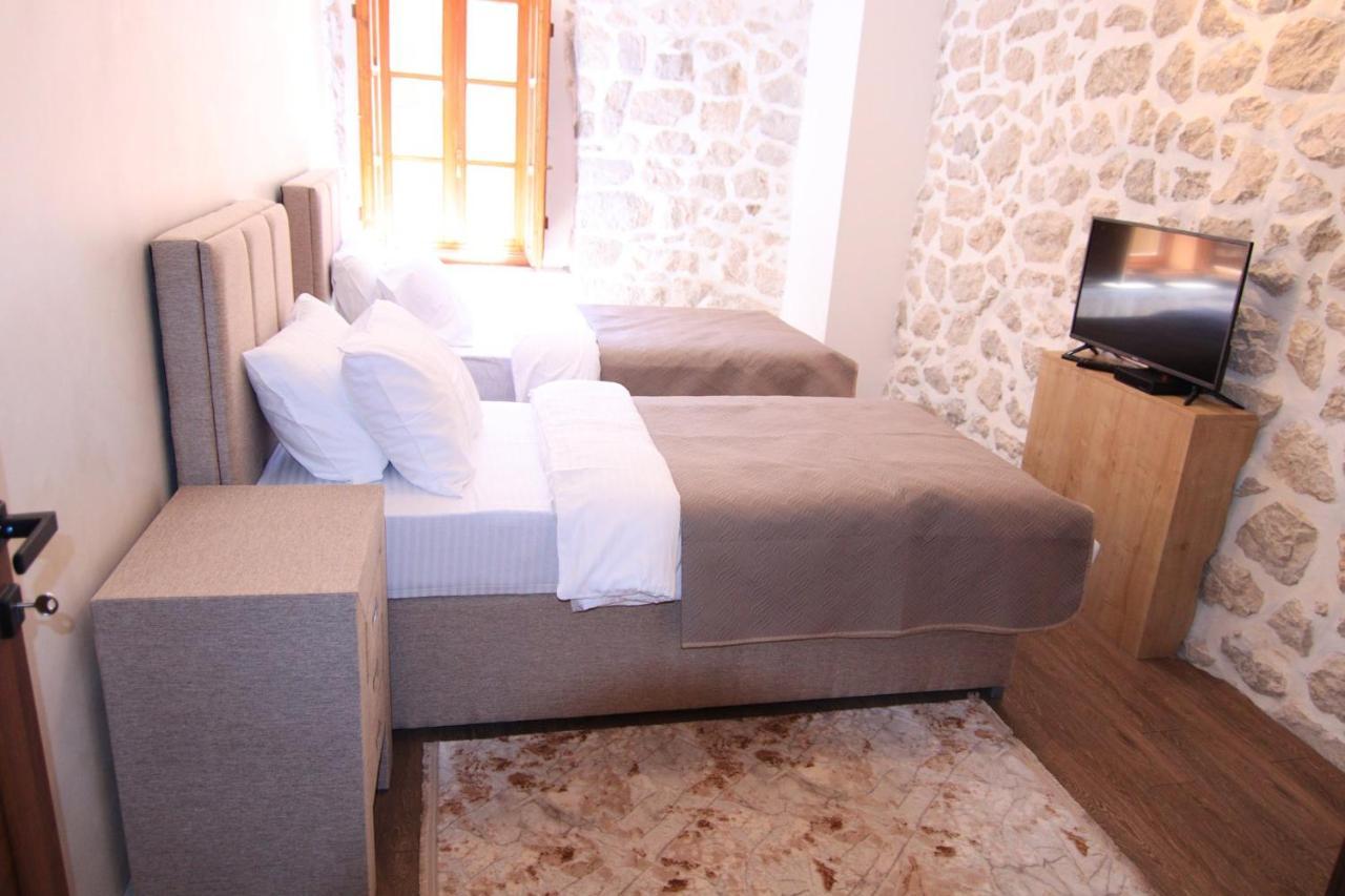 Apartmani Fantasia Τσέτινιε Εξωτερικό φωτογραφία