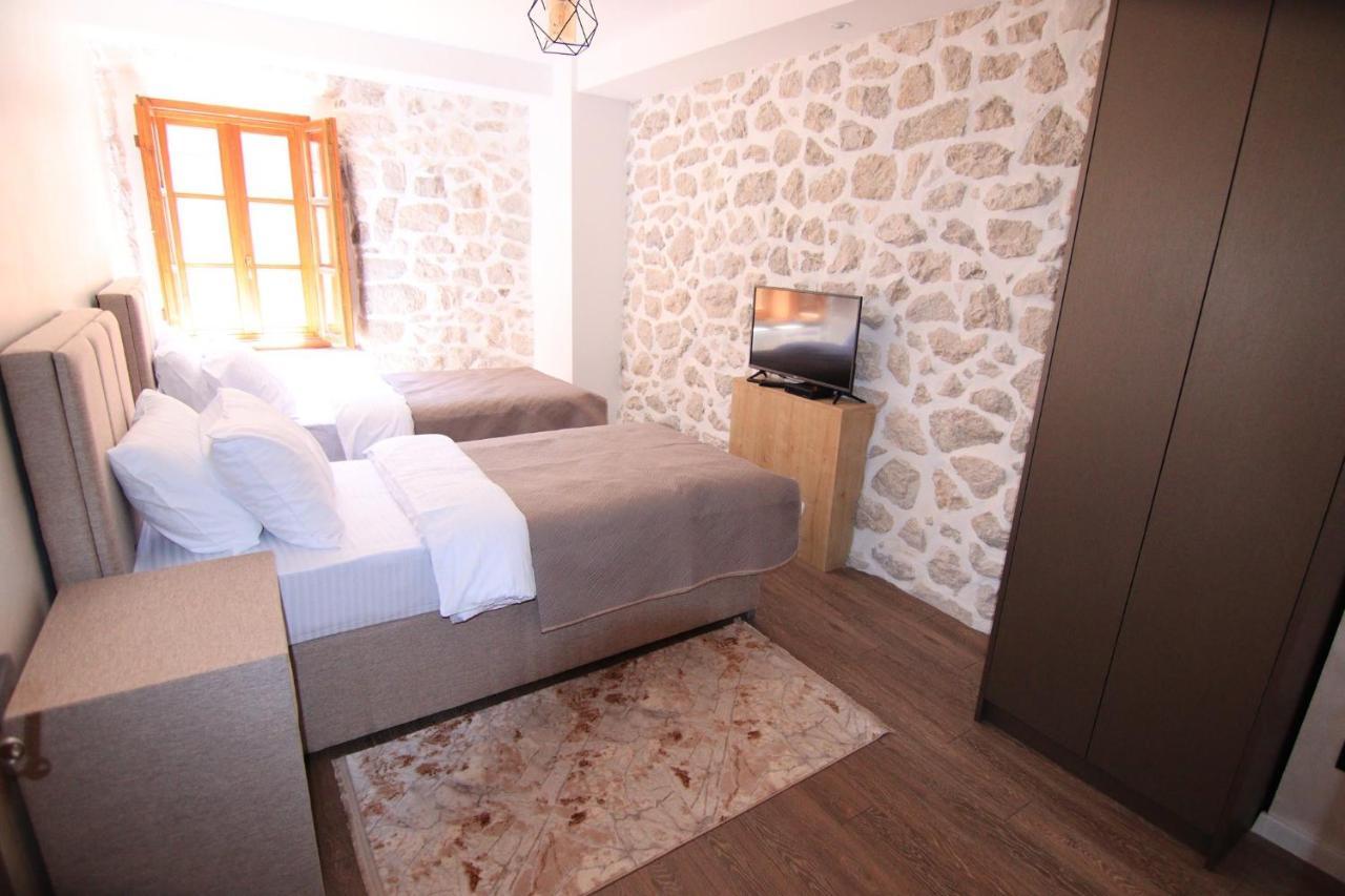 Apartmani Fantasia Τσέτινιε Εξωτερικό φωτογραφία