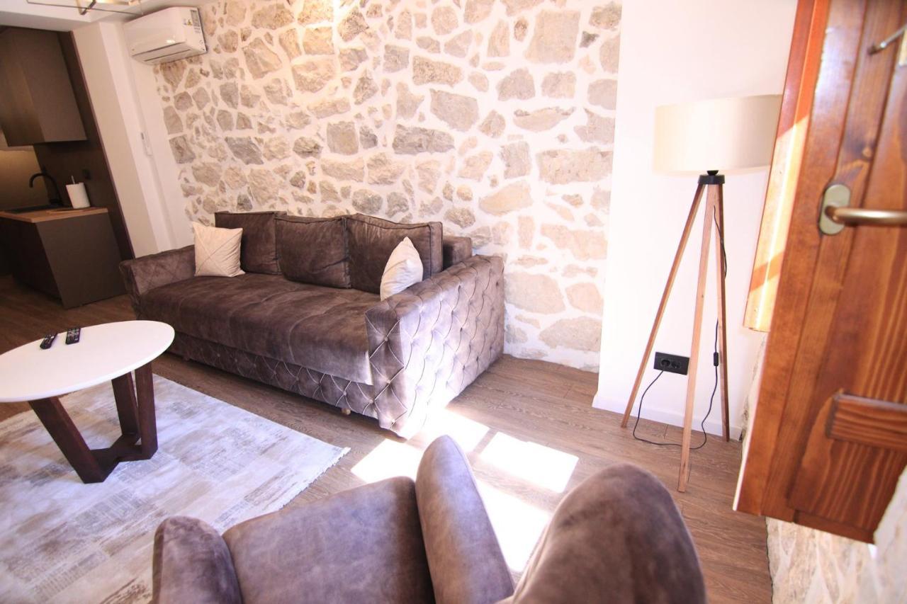 Apartmani Fantasia Τσέτινιε Εξωτερικό φωτογραφία
