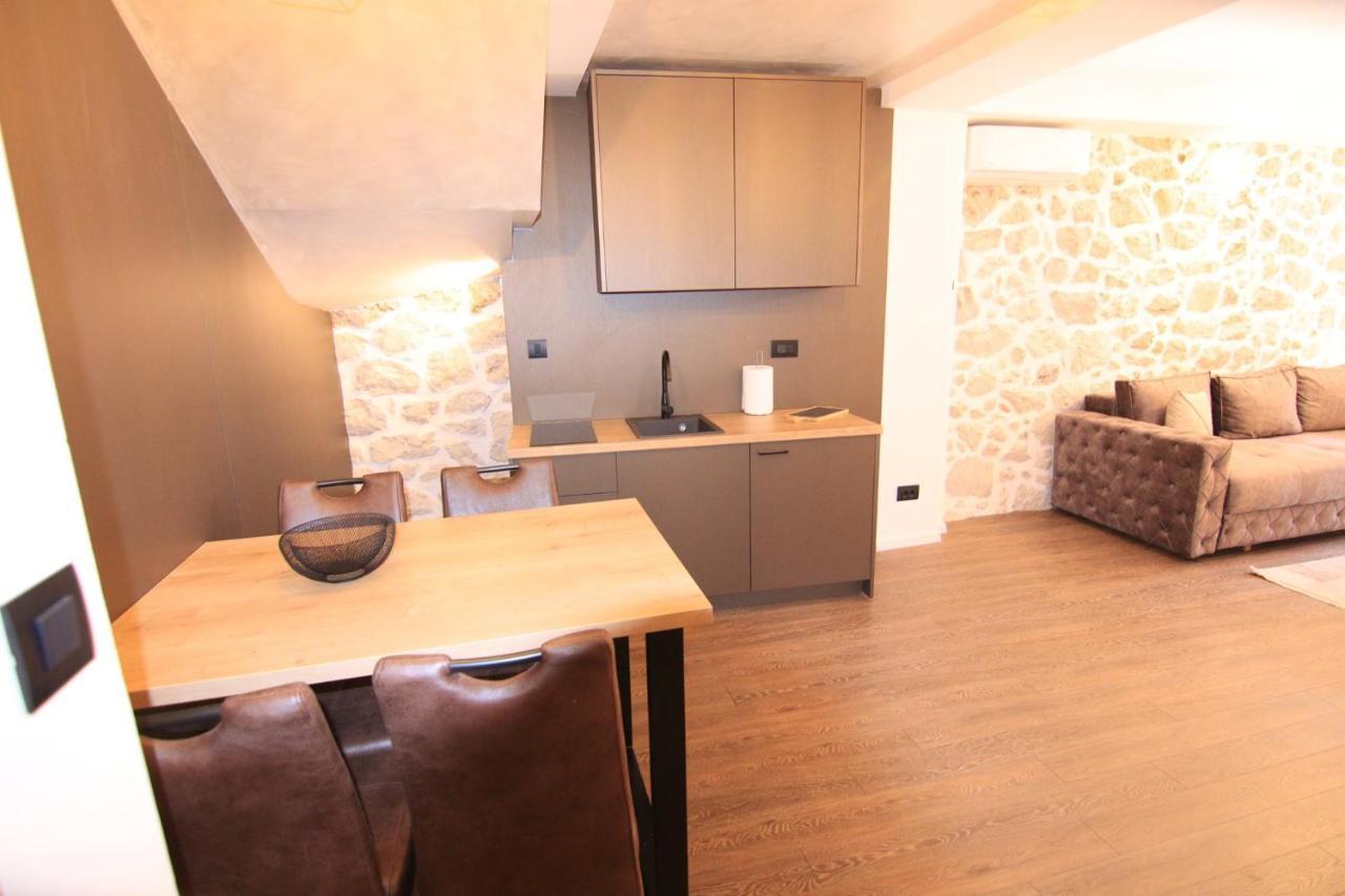 Apartmani Fantasia Τσέτινιε Εξωτερικό φωτογραφία