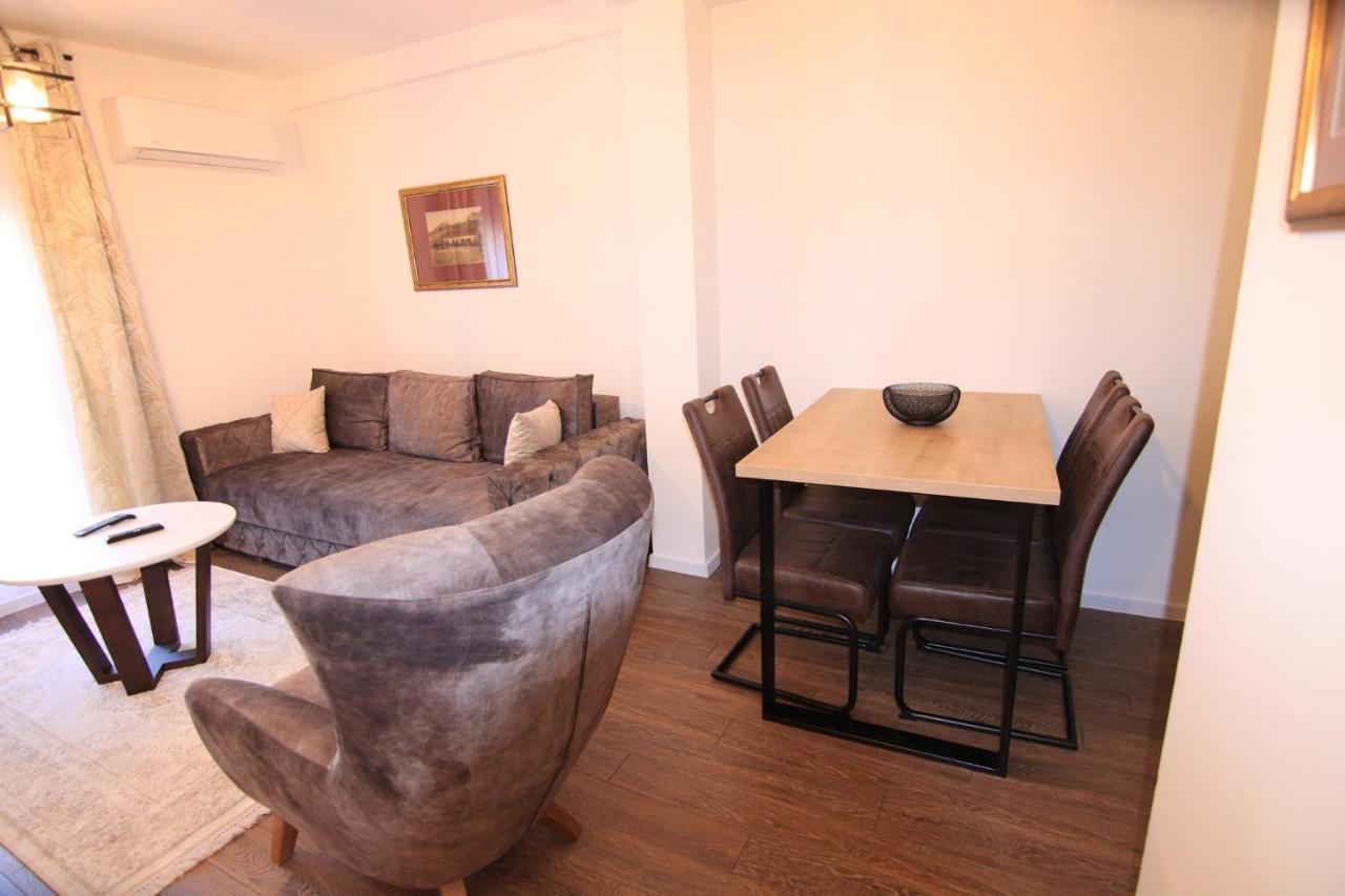Apartmani Fantasia Τσέτινιε Εξωτερικό φωτογραφία