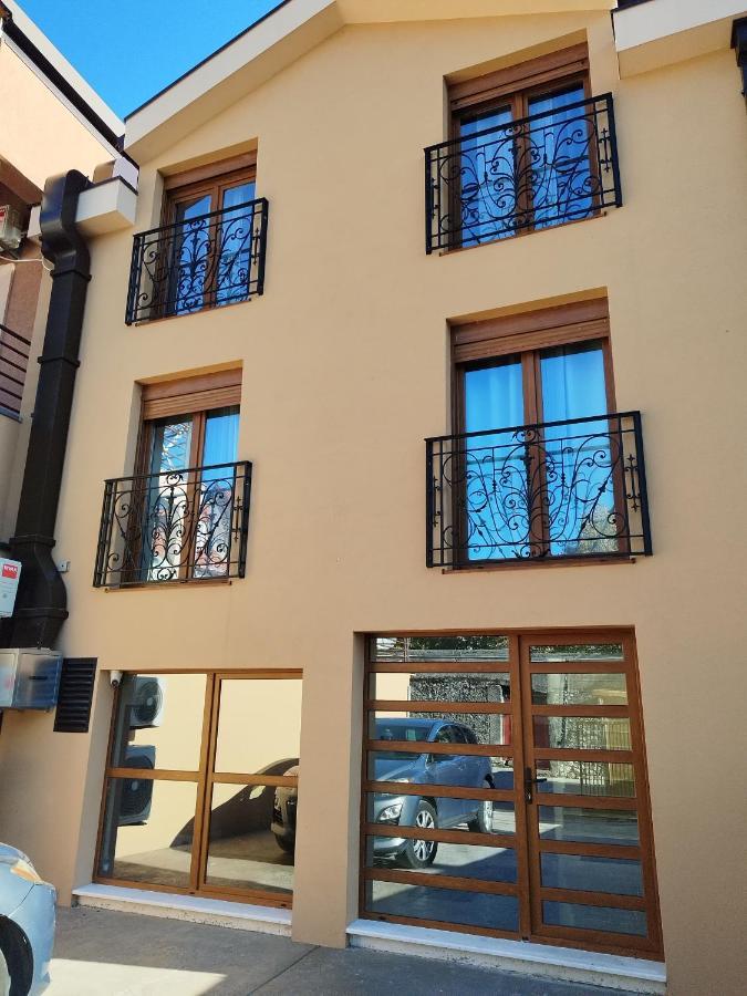 Apartmani Fantasia Τσέτινιε Εξωτερικό φωτογραφία