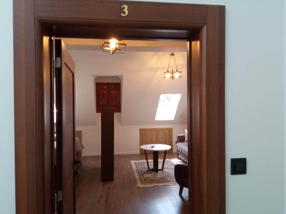 Apartmani Fantasia Τσέτινιε Εξωτερικό φωτογραφία