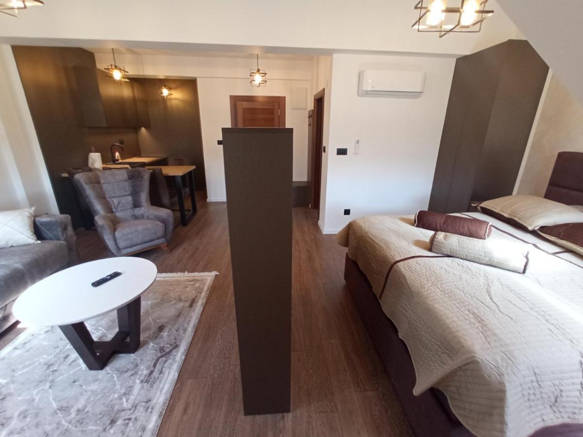 Apartmani Fantasia Τσέτινιε Εξωτερικό φωτογραφία